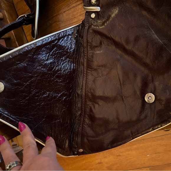 Lui Antinous Saddle Shoulder Bag with Silver Accents EUC! - Picture 9 of 14